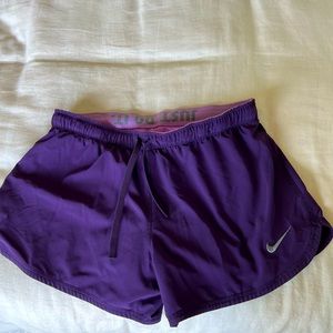 Women’s Nike Dri Fit Shorts// Size small